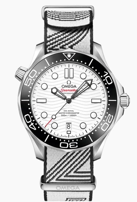 Omega Seamaster Diver 300M White Dial Full Set – Includes OEM Steel Bracelet, Rubber, & NATO