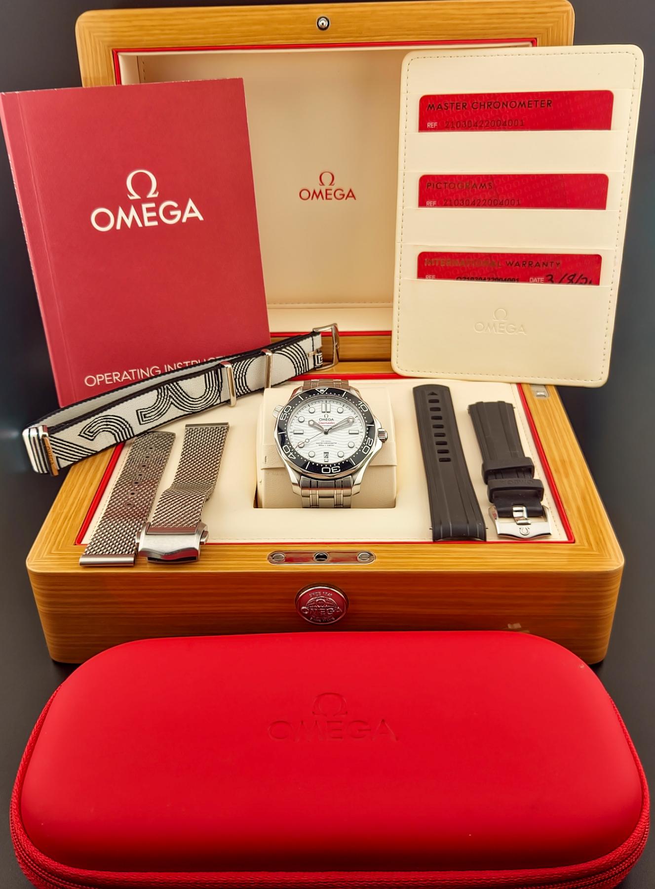Omega Seamaster Diver 300M White Dial Full Set – Includes OEM Steel Bracelet, Rubber, & NATO